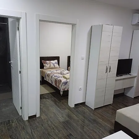 Aparthotel Prenociste Silver Lux Srebrno Jezero *