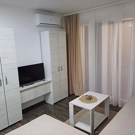 Prenociste Silver Lux Srebrno Jezero * Veliko Gradiste