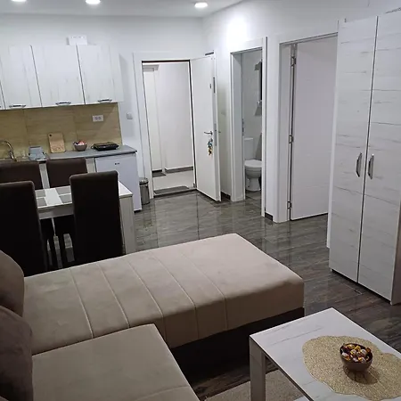 Prenociste Silver Lux Srebrno Jezero Veliko Gradište