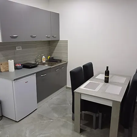 Aparthotel Prenociste Silver Lux Srebrno Jezero *