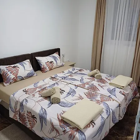 Aparthotel Prenociste Silver Lux Srebrno Jezero