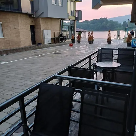 Prenociste Silver Lux Srebrno Jezero Veliko Gradište